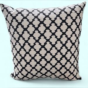 New Set of 2 Cotton Pottery Barn Trellis Throw Pillow Covers